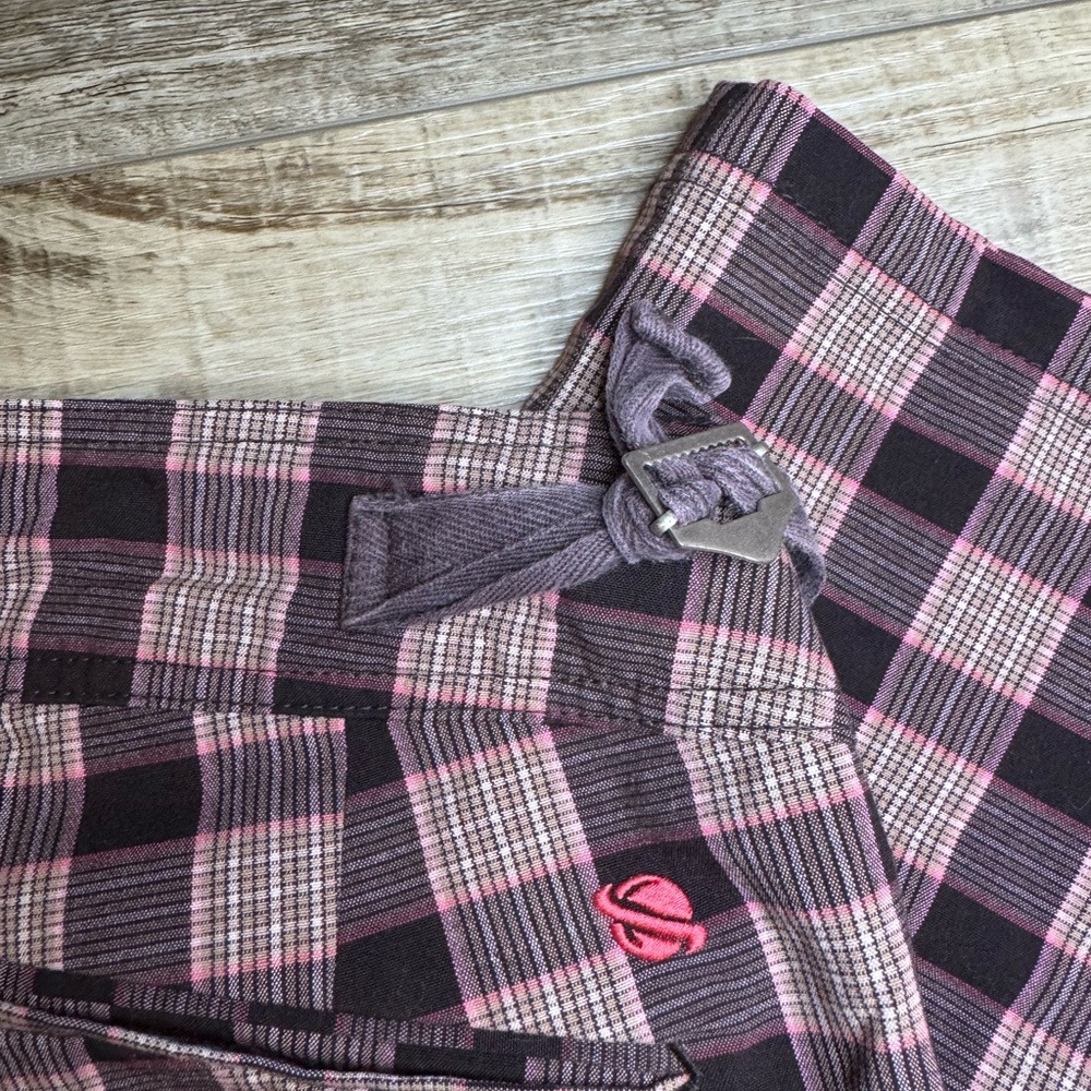 Lost Black and Pink Plaid Women's Cropped Pants - Picture 11 of 12